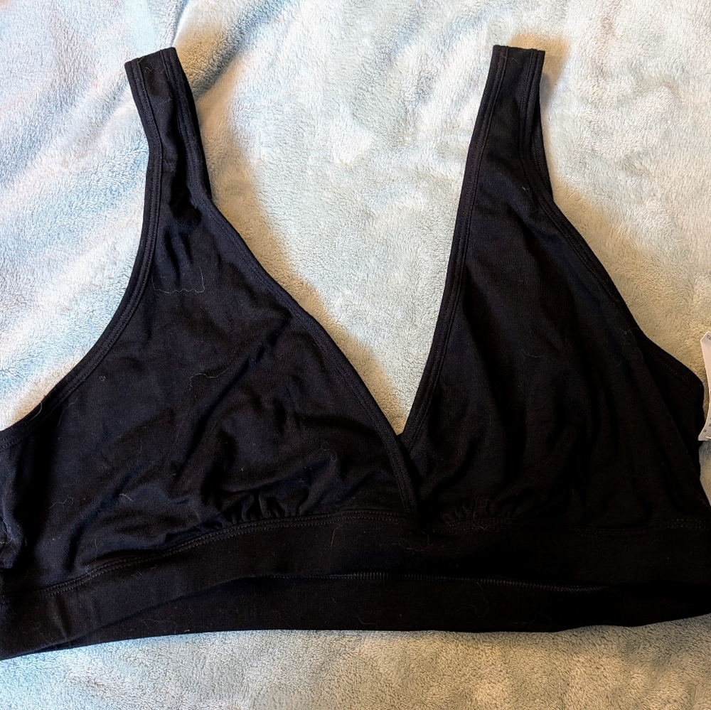 Cross front nursing bra